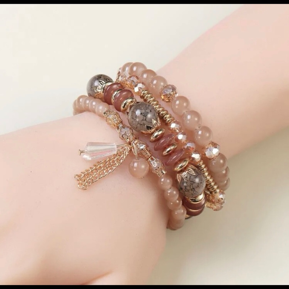 3/20 🔷 4 Beautiful Elastic Bracelets